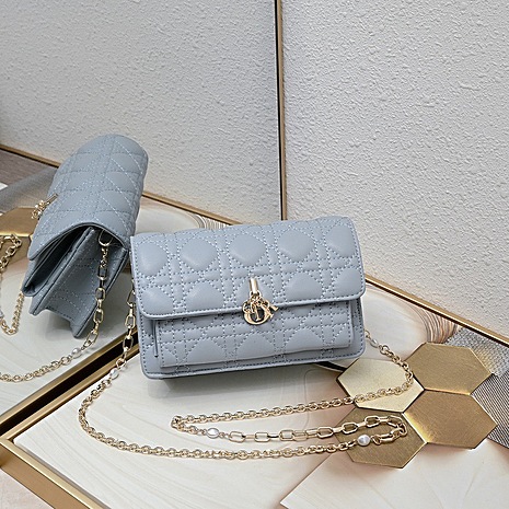 Dior AAA+ Handbags #581517 replica