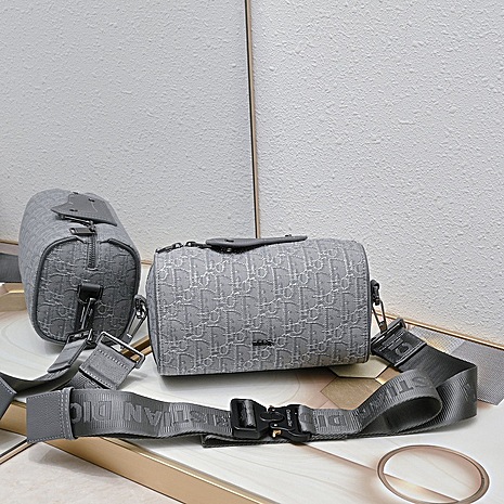 Dior AAA+ Handbags #581531 replica