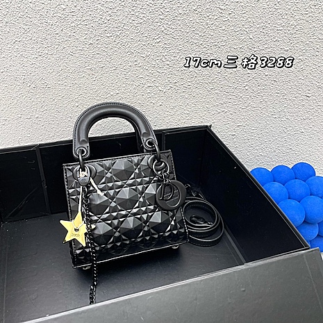 Dior AAA+ Handbags #586367 replica