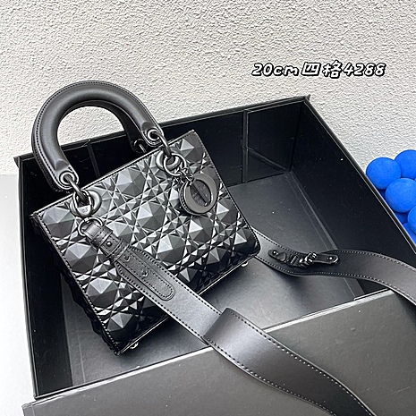 Dior AAA+ Handbags #586368 replica