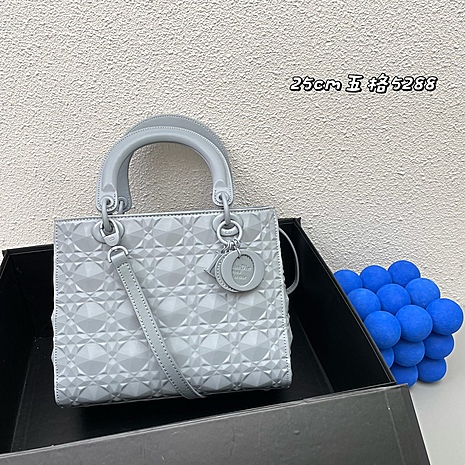 Dior AAA+ Handbags #586374 replica