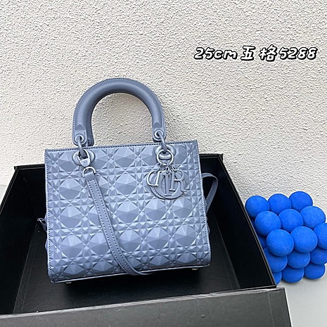 Dior AAA+ Handbags #586376 replica