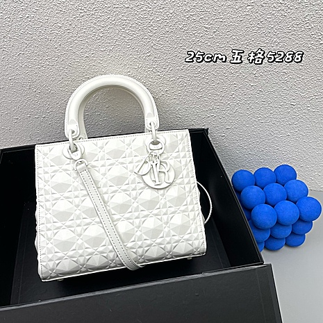 Dior AAA+ Handbags #586377 replica