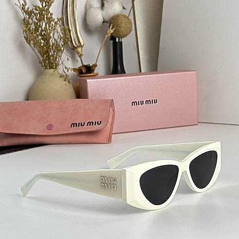 MIUMIU AAA+ Sunglasses #587881