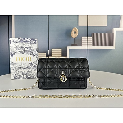 Dior AAA+ Handbags #591475 replica