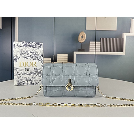 Dior AAA+ Handbags #591476 replica