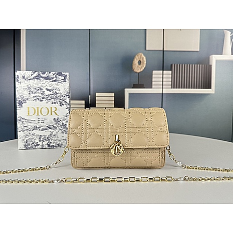 Dior AAA+ Handbags #591478 replica