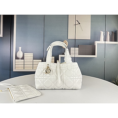 Dior AAA+ Handbags #591480 replica
