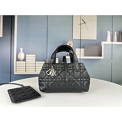 Dior AAA+ Handbags #591481 replica