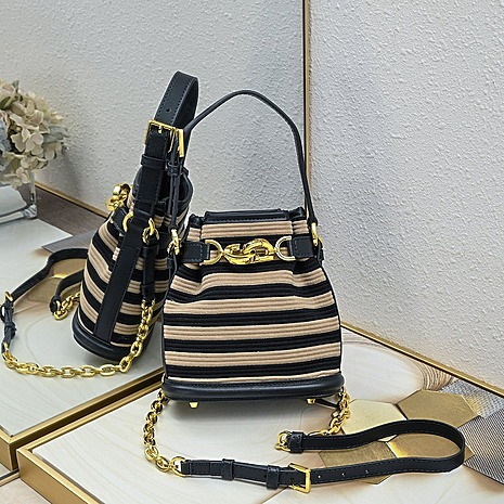 Dior AAA+ Handbags #591483 replica