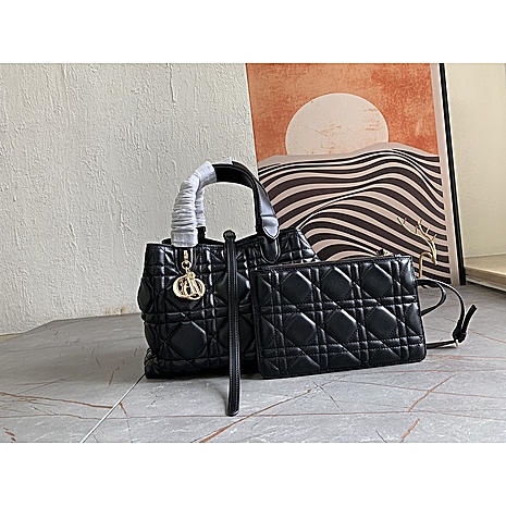 Dior AAA+ Handbags #604585 replica
