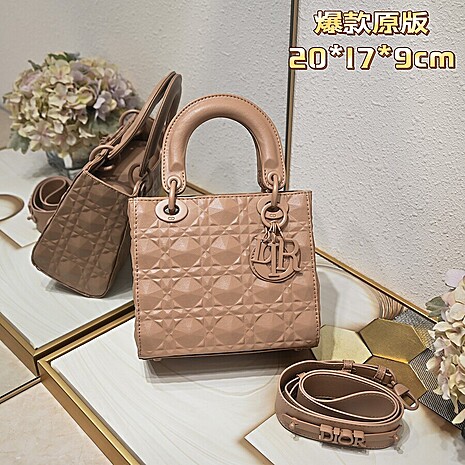 Dior AAA+ Handbags #607986 replica