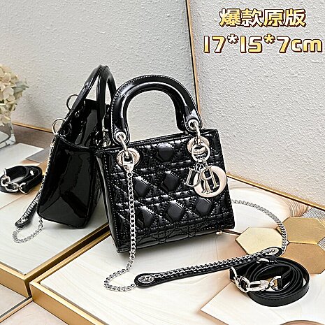 Dior AAA+ Handbags #607990 replica