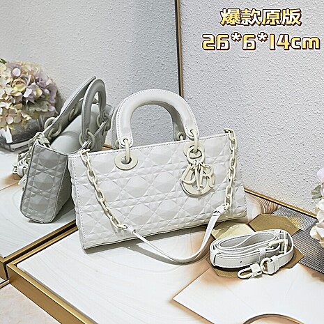Dior AAA+ Handbags #608015 replica