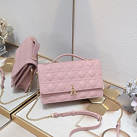 Dior AAA+ Handbags #617856 replica