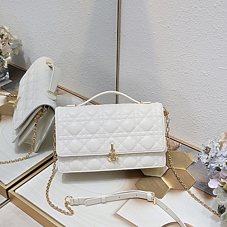 Dior AAA+ Handbags #617857 replica
