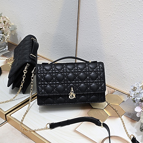 Dior AAA+ Handbags #617858 replica