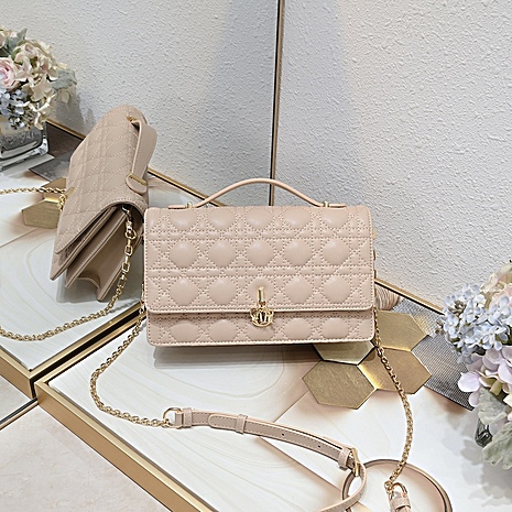 Dior AAA+ Handbags #617859 replica