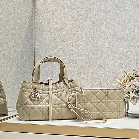 Dior AAA+ Handbags #617860 replica
