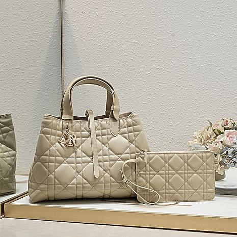 Dior AAA+ Handbags #617870 replica