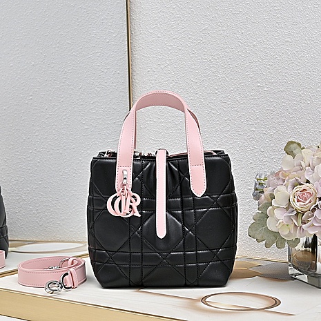 Dior AAA+ Handbags #784904 replica