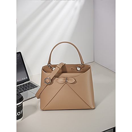Dior AAA+ Handbags #784921 replica