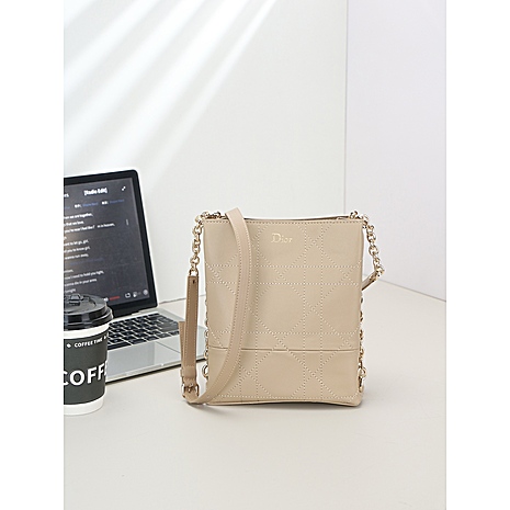 Dior AAA+ Handbags #784934 replica