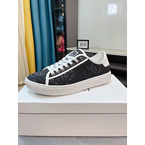 Versace shoes for MEN #787800 replica