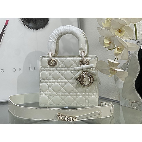 Dior AAA+ Handbags #798568 replica