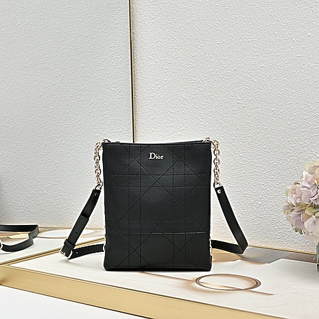 Dior AAA+ Handbags #803976 replica