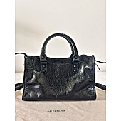 US$156.00 Balenciaga AAA+ Handbags #811621